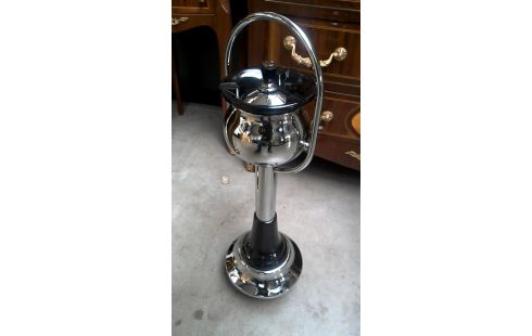 ASCHENBECHER IM VINTAGE-STIL CHROM