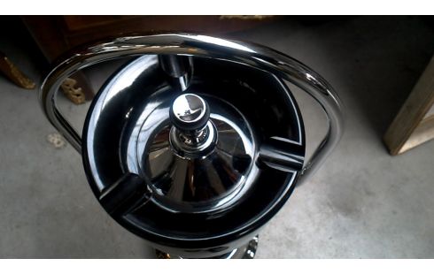 ASCHENBECHER IM VINTAGE-STIL CHROM