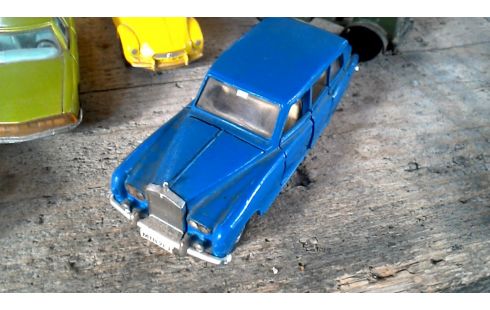 SPEELGOED AUTO LOT VAN