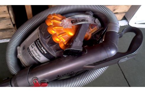 STAUBSAUGER DYSON