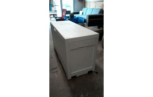 COFFRE  DE  RANGEMENT  TGM   EN  L'  ETAT