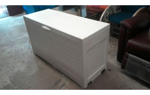 COFFRE  DE  RANGEMENT  TGM   EN  L'  ETAT