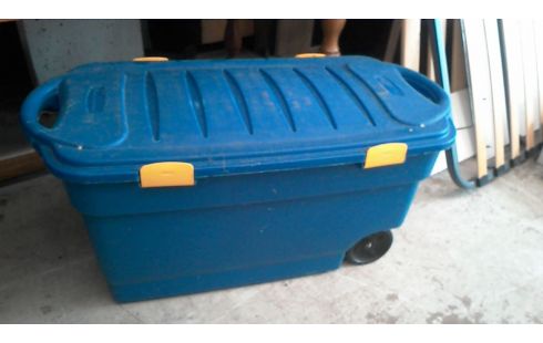 COFFRE  DE  RANGEMENT  TGM  EN  L' ETAT