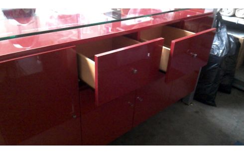 APARADOR BAJO ROJO LACADO METAL HIELO 4 PUERTAS 2 CAJONES