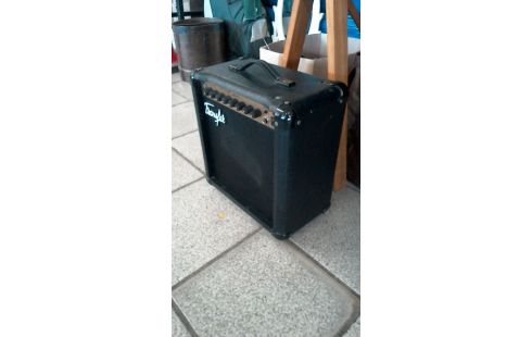 GELUIDSVERSTERKER VOOR GITAAR