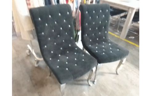 2 CHAISES  KARE DESIGN NOIRES CAPITONNEES