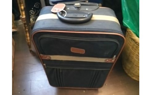 VALISE SUR ROULETTES