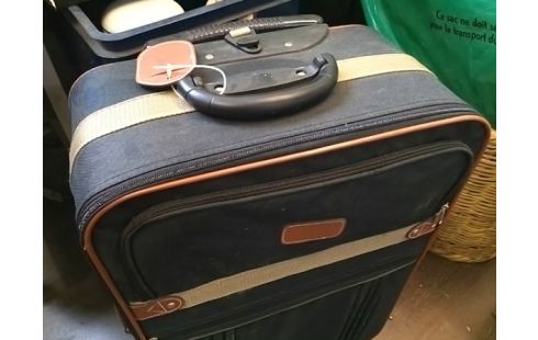 VALISE SUR ROULETTES