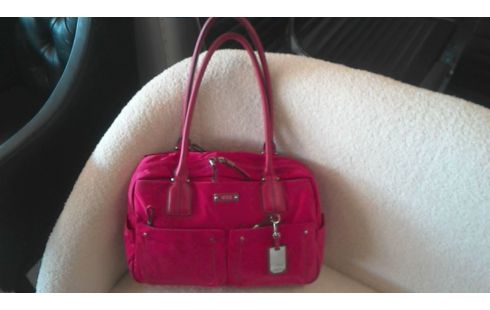 SAC A MAIN MULTIPOCHES  TUMI