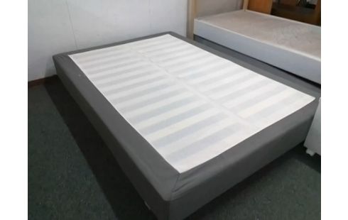 SOMMIER AVEC PIEDS 140x200