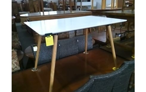 TABLE BLANCHE 110x70