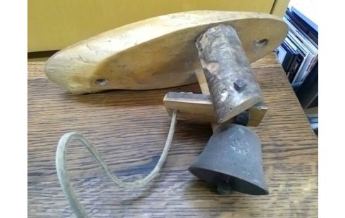 CLOCHE AVEC SUPPORT