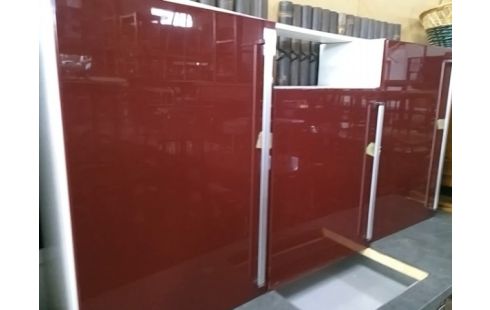 CUISINE PLUSIEURS ELEMENTS ROUGE AVEC GAZINIERE