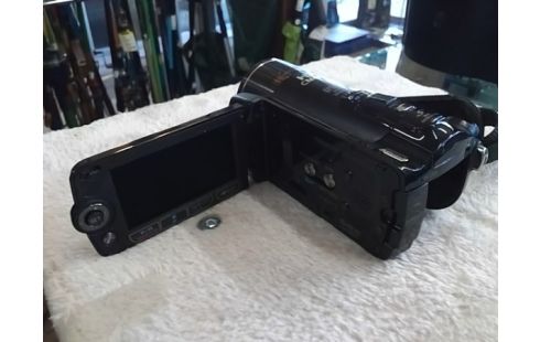 CAMERA CANON LEGRIA HF200 AVEC SACOCHE
