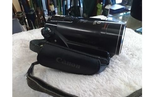 CAMERA CANON LEGRIA HF200 AVEC SACOCHE