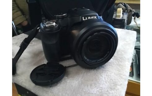 APPAREIL PHOTO PANASONIC DMC FZ200 (AVEC SACOCHE)