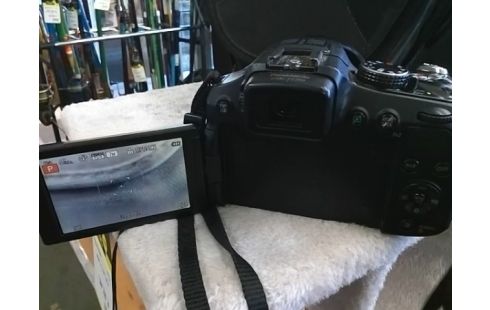 APPAREIL PHOTO PANASONIC DMC FZ200 (AVEC SACOCHE)