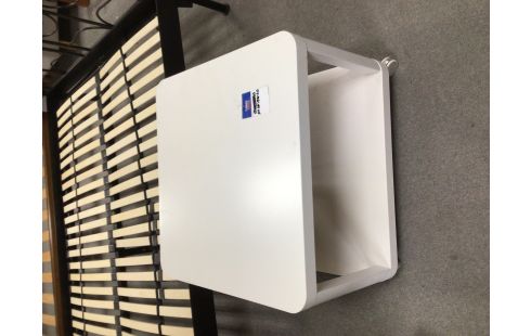 TABLE DE SALON CARRÉ BLANCHE