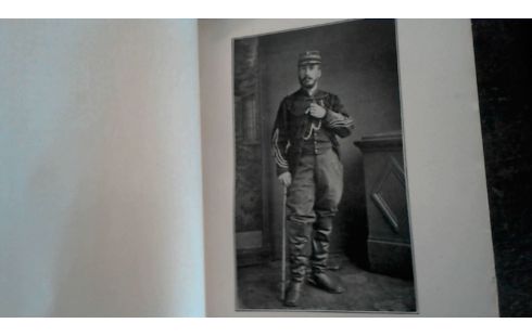 LIVRE LA VIE MILITAIRE SOUS LE SECOND EMPIRE