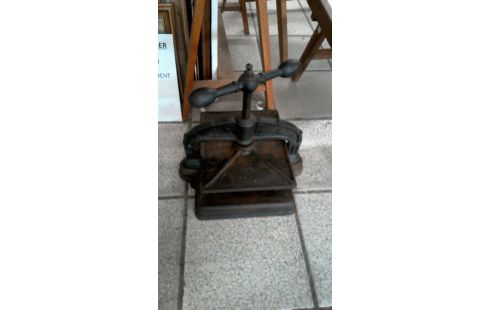 PRESSE D'IMPRIMERIE EN L'ETAT