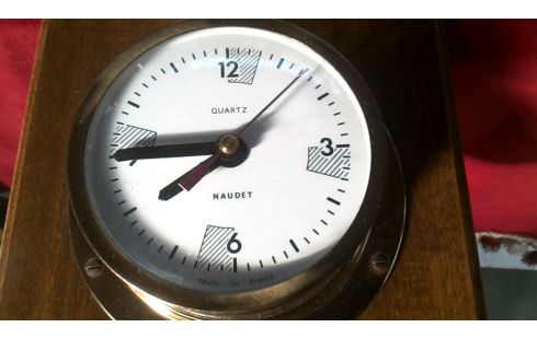 BAROMETER MET KLOK NAUDET HOUT KOPER