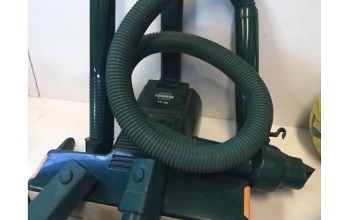 ASPIRATEUR BALAI ANCIEN VORWERK AVEC ACCESSOIRES