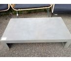 TABLE BASSE FACON BETON CIRE
