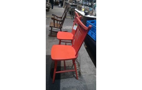 CHAISE IKEA EN BOIS ORANGE