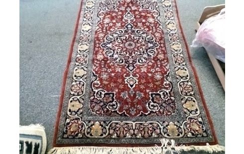 TAPIS MOTIF ROUGE 90x160