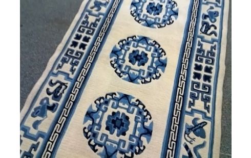 TAPIS MOTIF BLANC ET BLEU 90x180