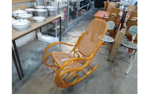 ROCKING CHAIR ASSISE+ DOSSIER CANNÉE