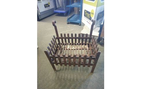 USTENSILE GRILLE A BUCHES