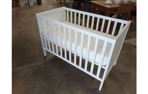 LIT A BARREAUX +MATELAS