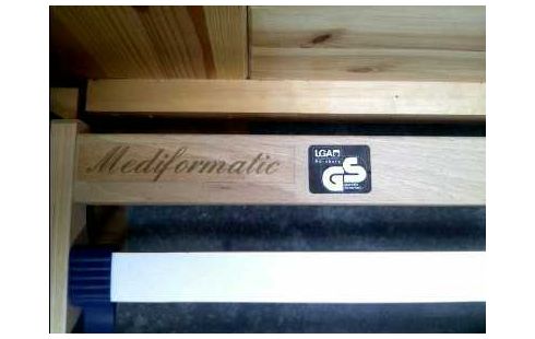 BETT VOLLHOLZ MIT LATTENROST