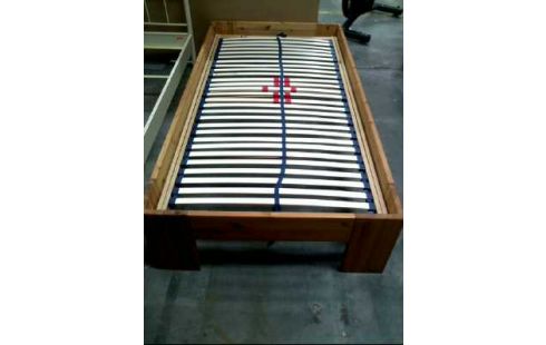 BETT VOLLHOLZ MIT LATTENROST