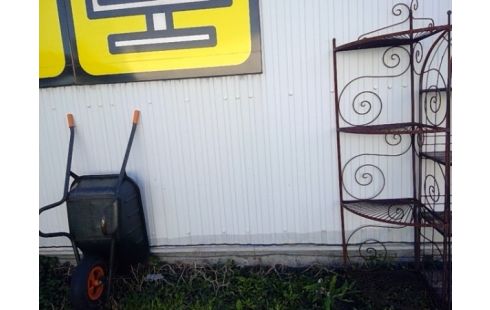 REK VOOR PLANTEN IN IJZER