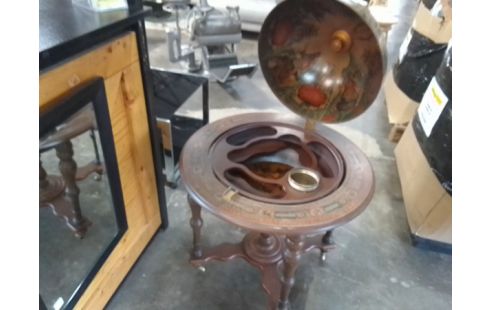 BAR GLOBE TERRESTRE + 1 ACCESSOIRE