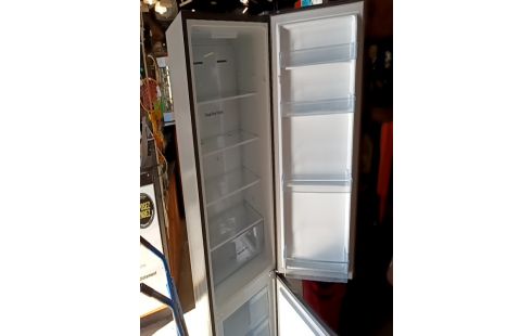 REFRIGERATEUR CONGELATEUR ESSENTIEL B 255L