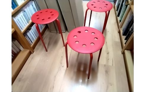 TABOURET ROUGE unitaire TABOURET ROUGE UNITAIRE