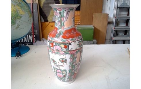 VAAS PORSELEIN OOSTERS