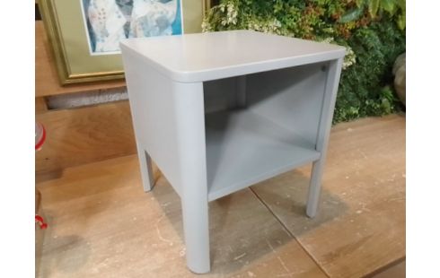 CHEVET GRIS