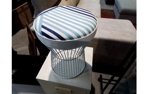 POUF BLANC RAYÉ BLEU