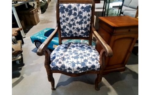 FAUTEUIL TISSU BLEU ET BLANC CADRE BOIS