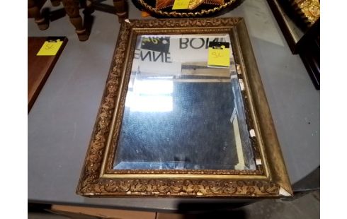 MIROIR EN L’ETAT DORÉ