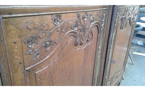 BUFFET ALT EICHE GESCHNITZT