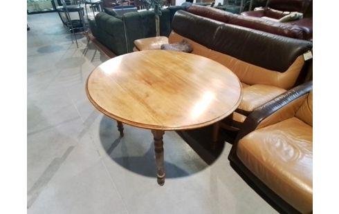 TABLE A VOLETS