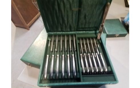 MENAGERE 24 COUTEAUX AUBRY CADORET METAL ARGENTE