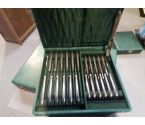MENAGERE 24 COUTEAUX AUBRY CADORET METAL ARGENTE