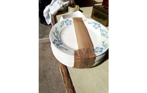 LOT DE ASSIETTES