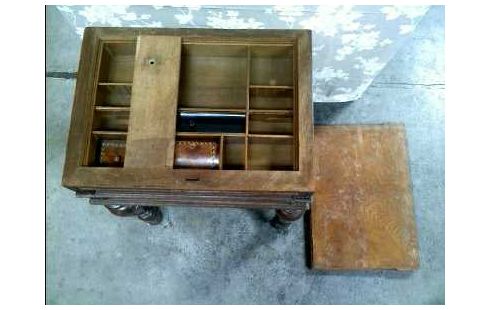 MESA DE JUEGO ANTIGUO